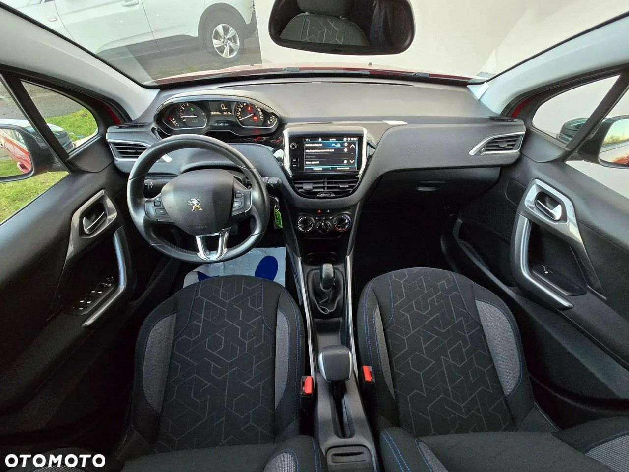 Peugeot 2008 1.2 Pure Tech Style - 17