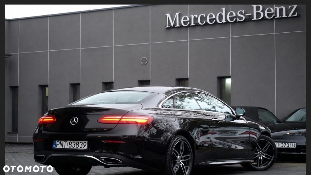 Mercedes-Benz Klasa E 400 4-Matic 9G-TRONIC - 18