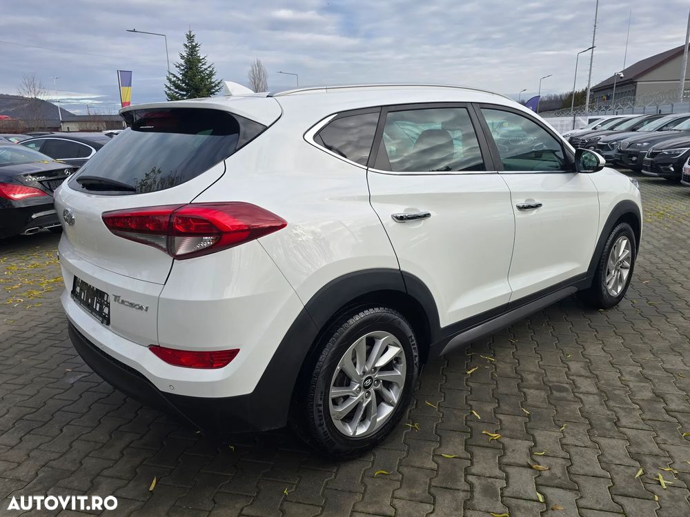Hyundai Tucson blue 1.7 CRDi 2WD DCT Advantage - 4