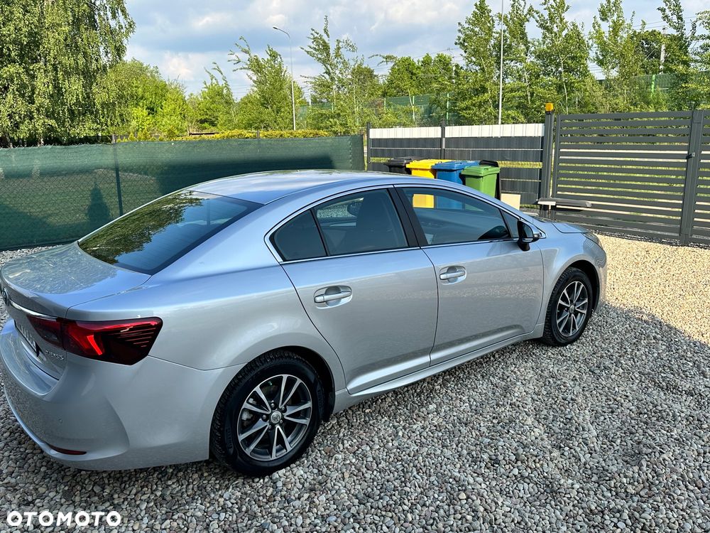 Toyota Avensis 1.8 Active - 6