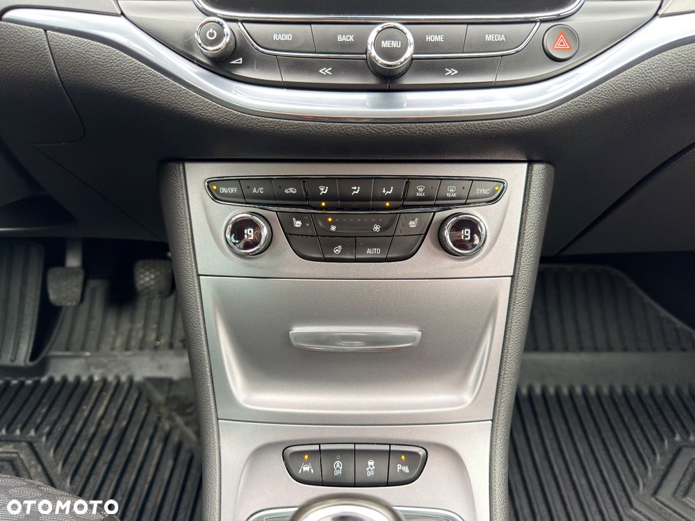 Opel Astra 1.6 CDTI Essentia - 28