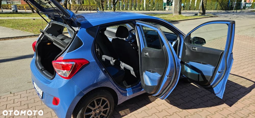 Hyundai i10 1.2 Fifa World Cup Edition - 10