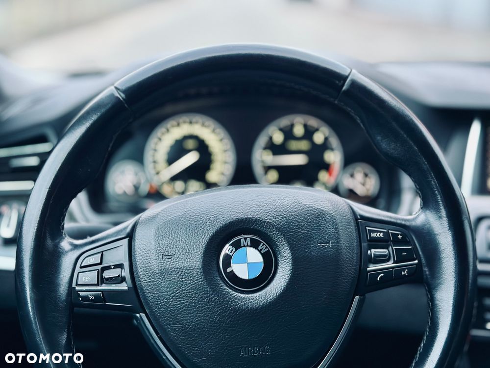 BMW Seria 5 520d Luxury Line - 14