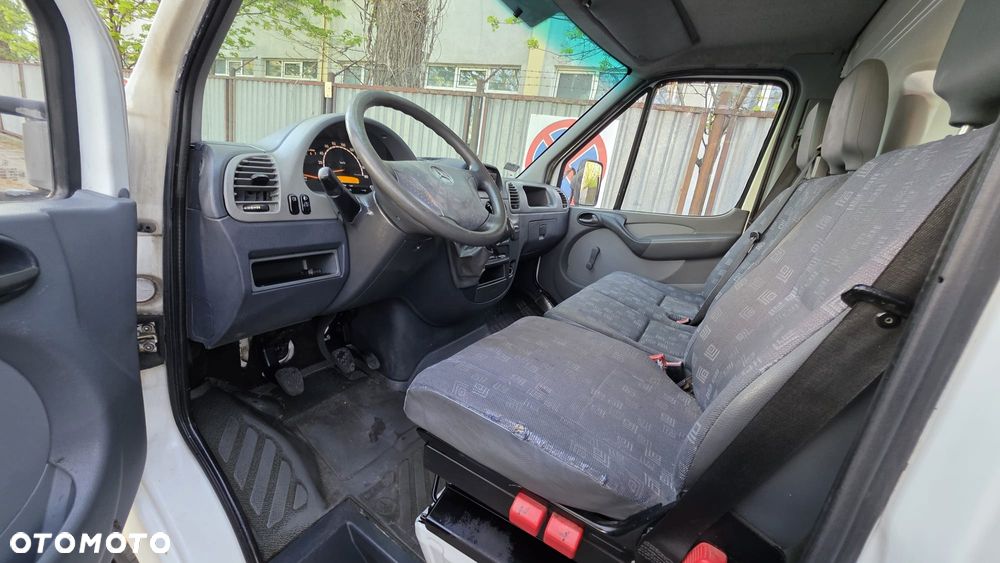 Mercedes-Benz Sprinter - 26