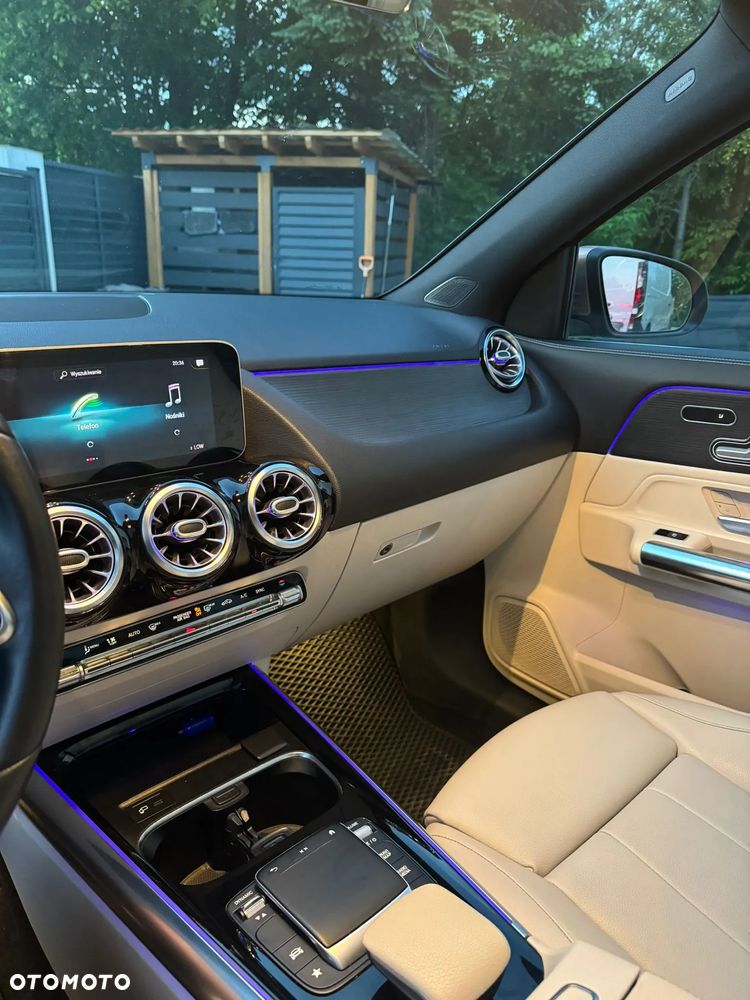 Mercedes-Benz GLA 250 - 26