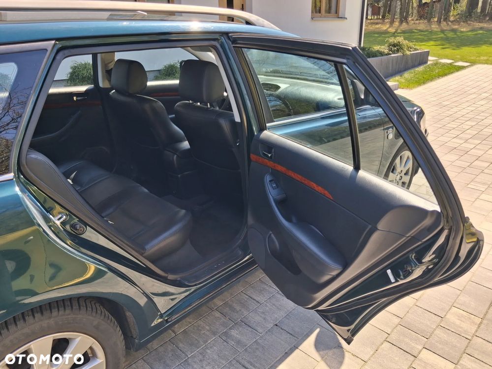 Toyota Avensis 2.0 D-4D Combi - 10