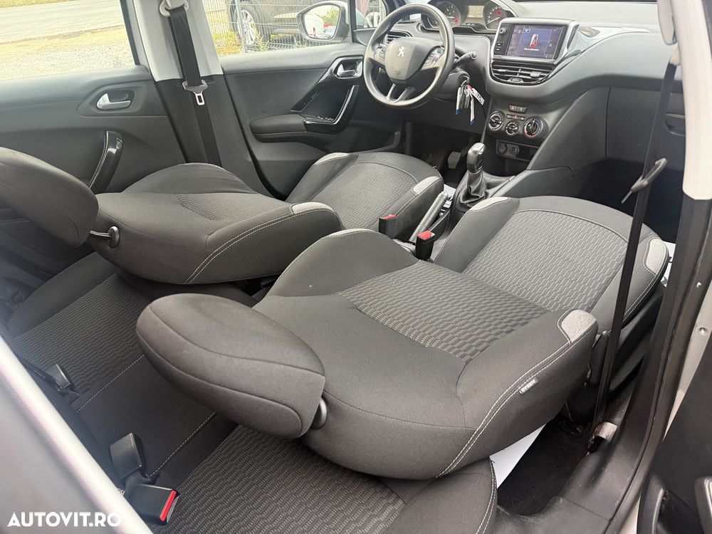 Peugeot 208 PureTech 82 Start & Stop Style - 22