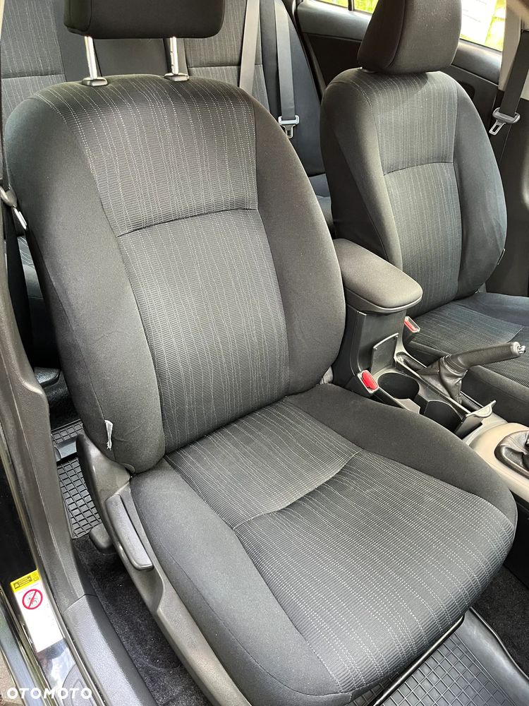 Toyota Corolla 1.6 Terra - 13