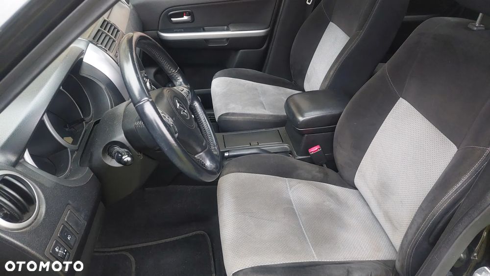 Suzuki Grand Vitara 1.9 DDiS Comfort DPF Limited - 12