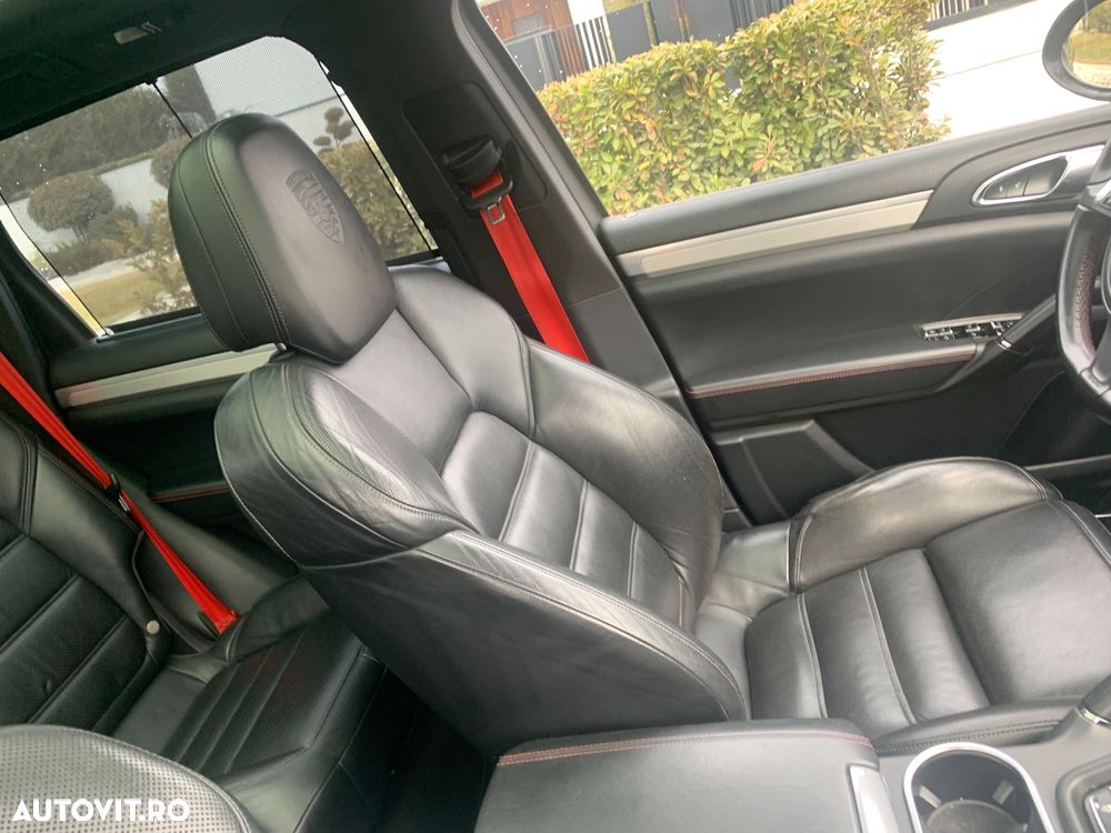 Porsche Cayenne - 28