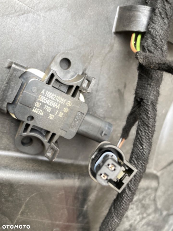Mercedes CLA W117 zamek w drzwi lewe listwa klamka key less go podnośnik instalacja głośnik - 3