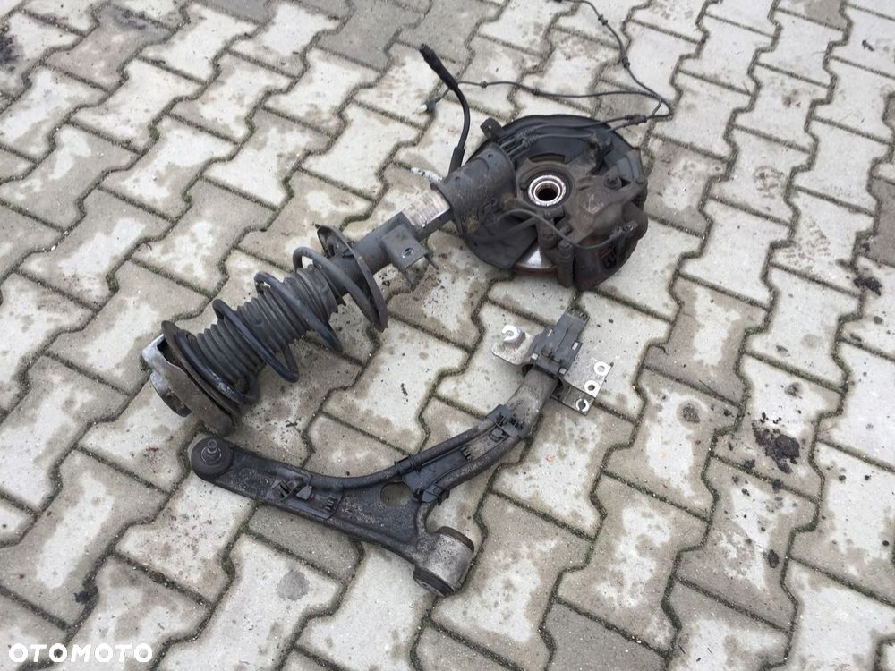 MERCEDES w 246 a 176 cla 117 zawieszenie prawe lewe kompletne - 1