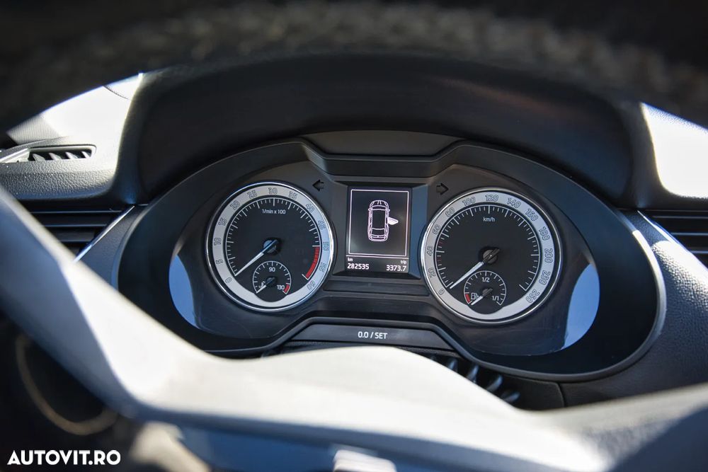 Skoda Octavia Combi Diesel 1.6 TDI Style - 6