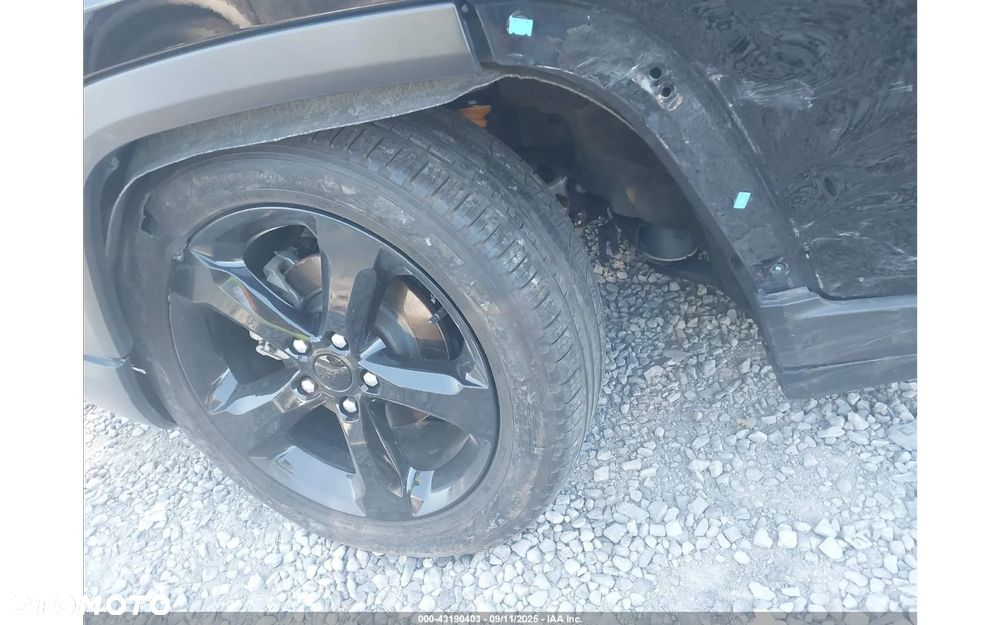 Jeep Grand Cherokee - 9