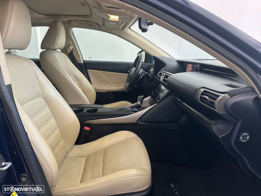 Lexus IS 300 - 27