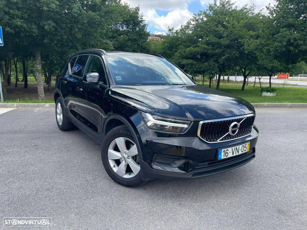Volvo XC 40 2.0 D3 - 18