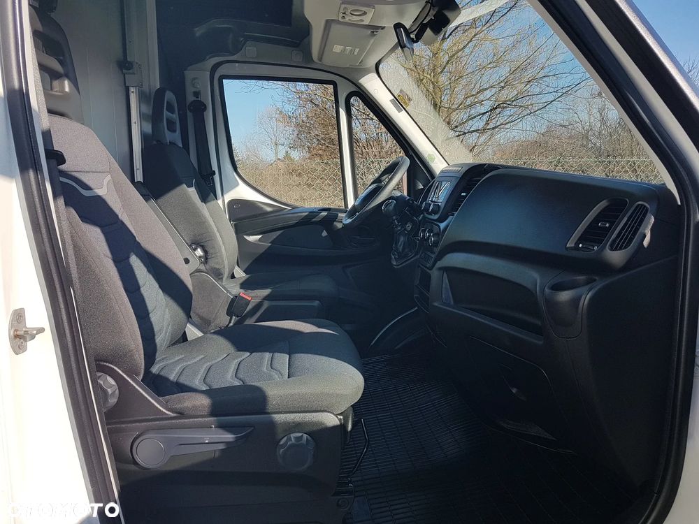 Iveco DAILY KONTENER NISKOPODŁOGOWY 4,43x2,23x2,42 SKLEP FOODTRUCK BAR KLIMA KONIOWÓZ KAMPER - 21