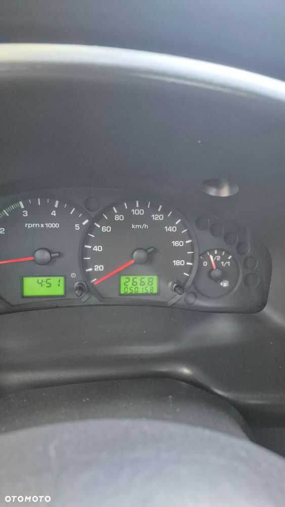 Ford Transit  chellenger - 19