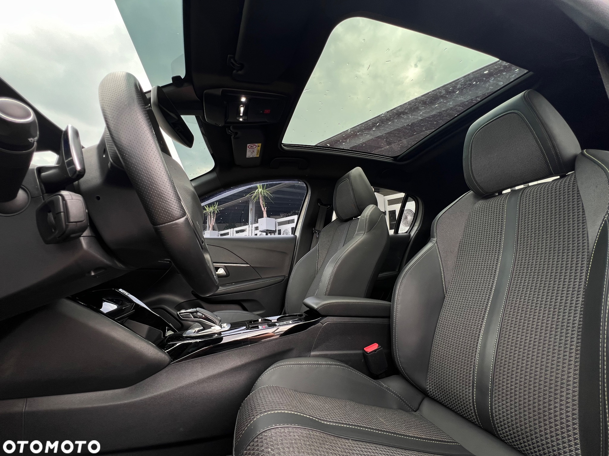 Peugeot 208 PureTech 100 EAT8 GT - 13