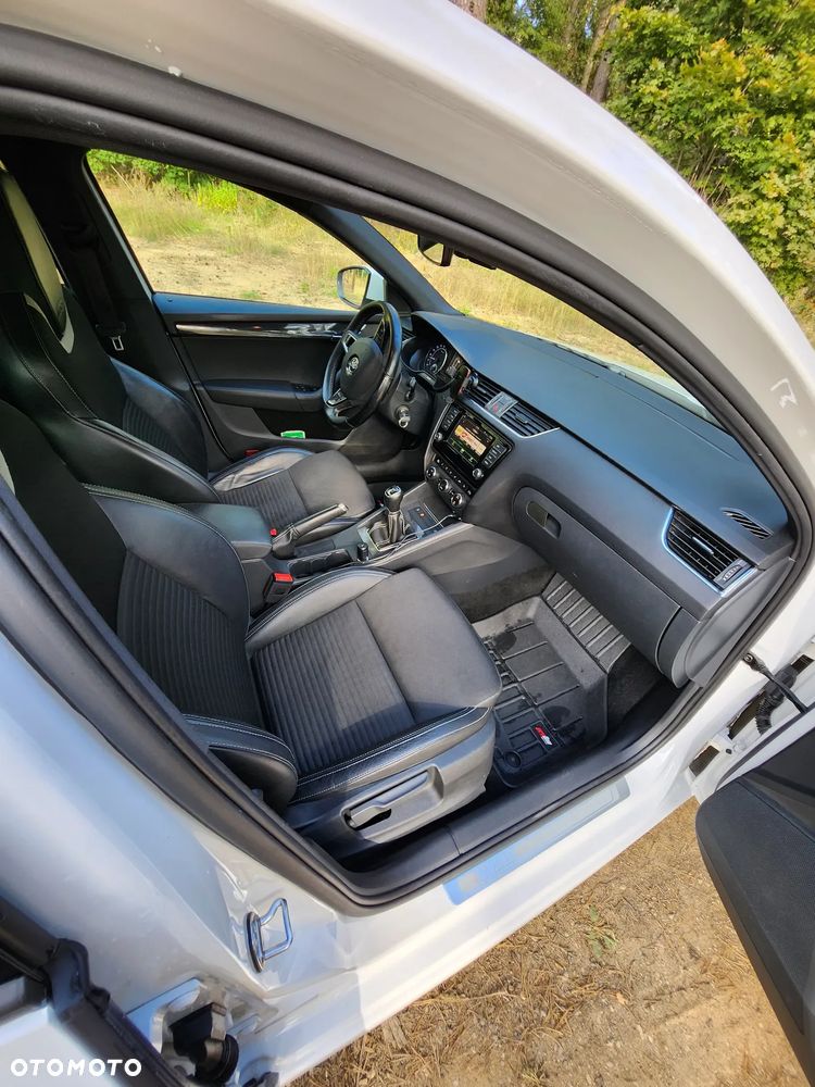 Skoda Octavia 2.0 TDI RS - 6