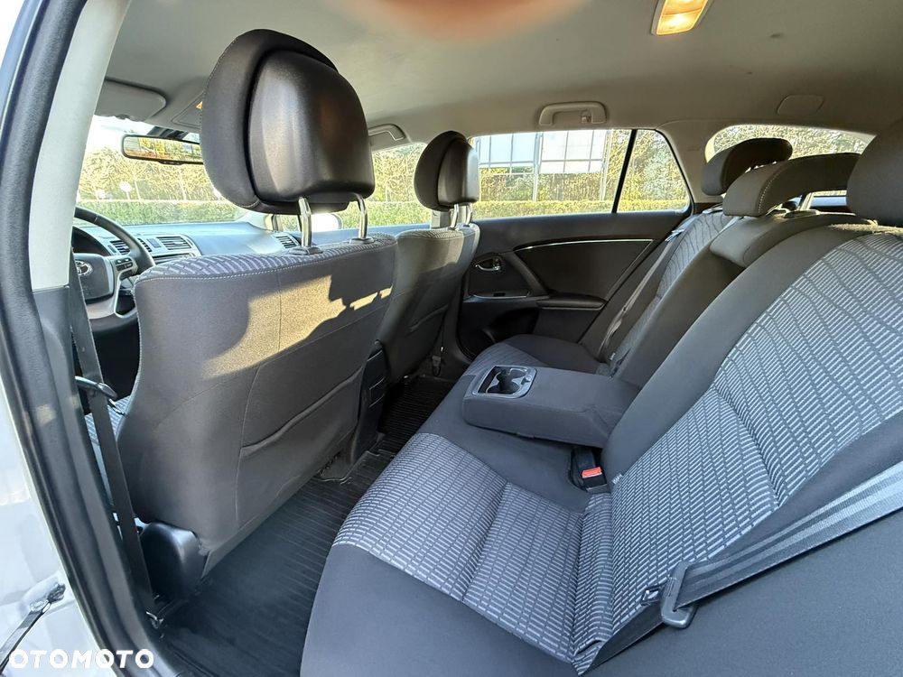 Toyota Avensis - 19