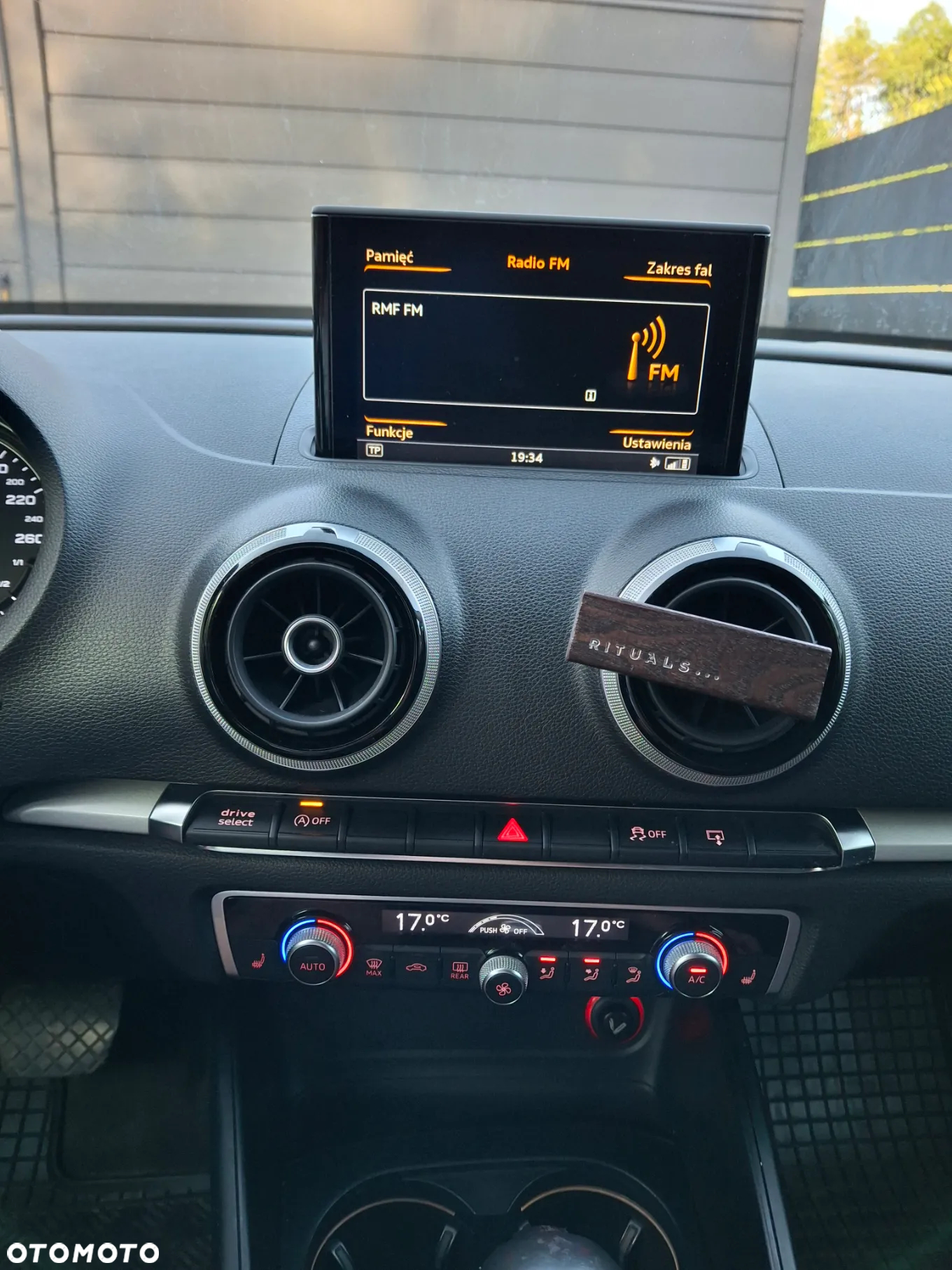 Audi A3 2.0 TDI Ambition S tronic - 11