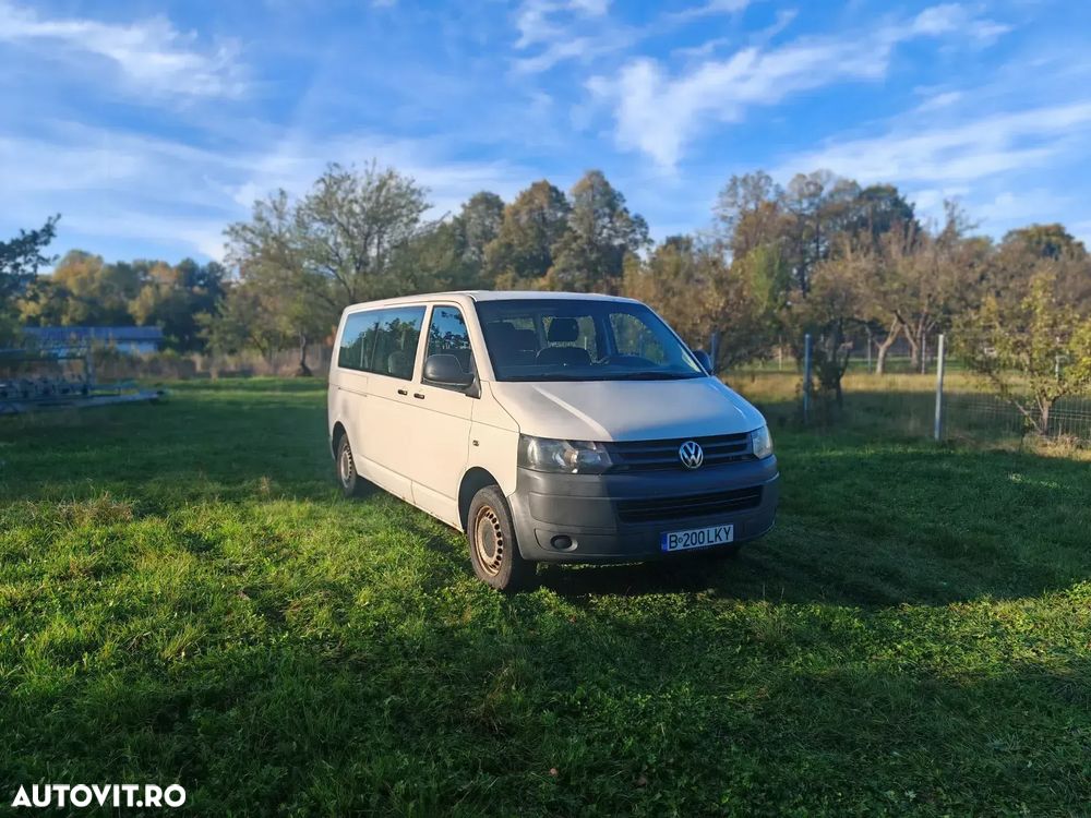 Volkswagen Caravelle - 1