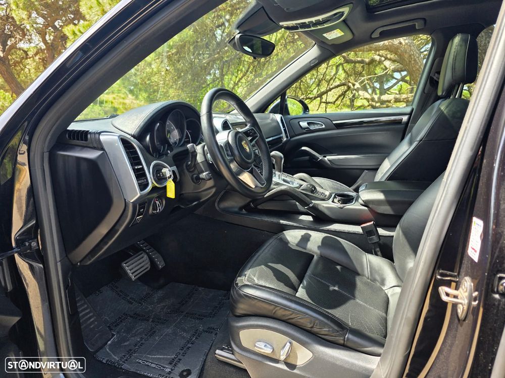 Porsche Cayenne S E-Hybrid - 8