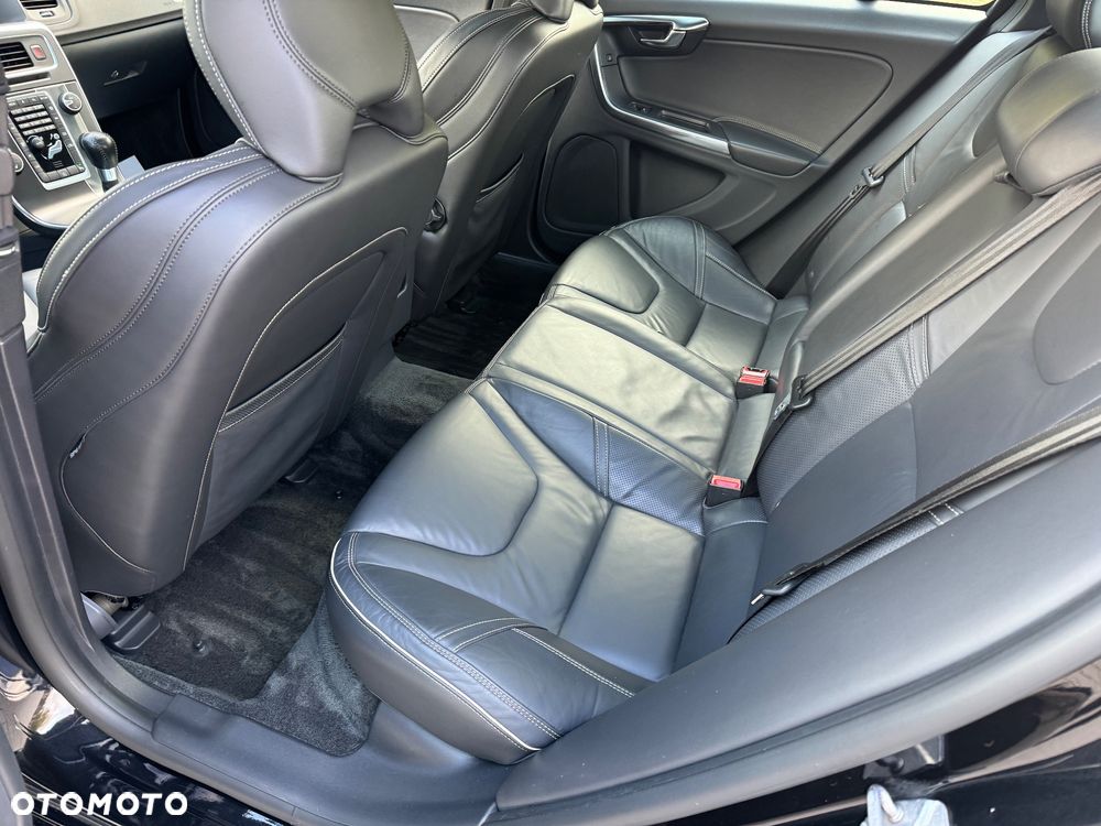 Volvo S60 D3 Summum - 29