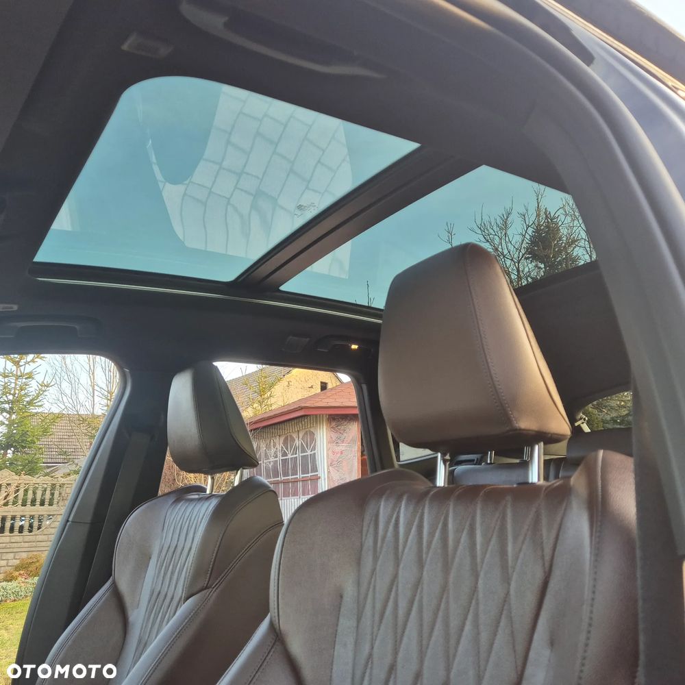 BMW iX1 xDrive30 M Sportpaket - 4