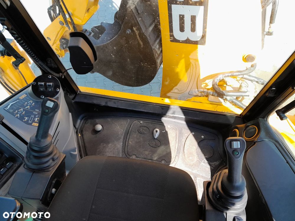 JCB JCB 4CX AEC  2023r - 24