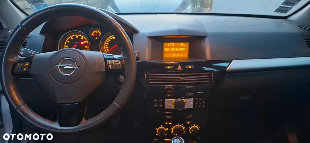Opel Astra 1.8 Edition 111 Jahre - 14