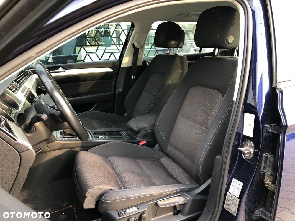 Volkswagen Passat - 6
