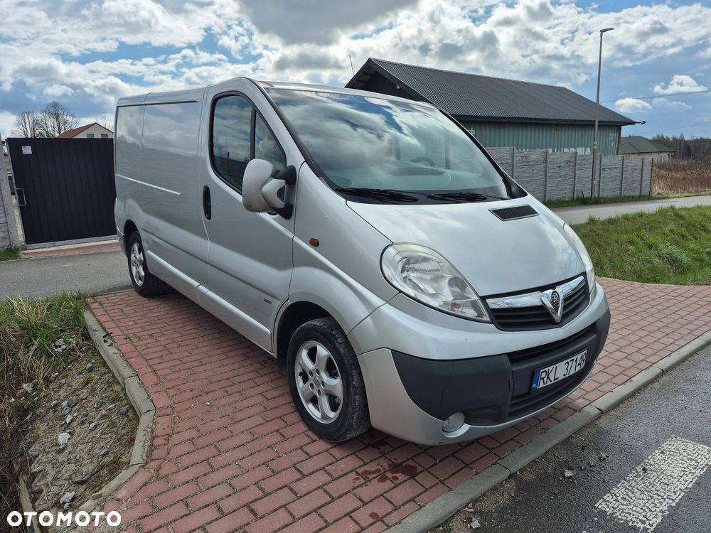 Opel Vivaro - 1