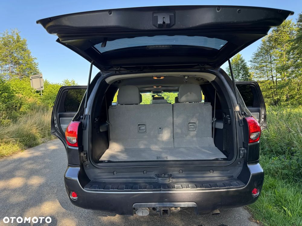Toyota Sequoia - 20