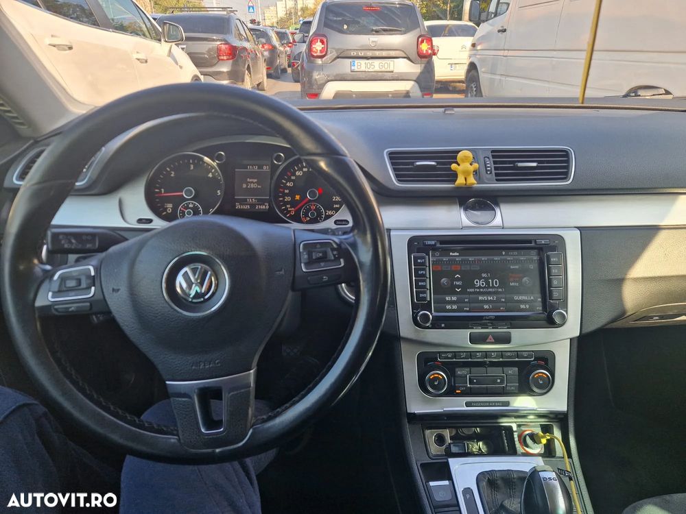 Volkswagen Passat - 13