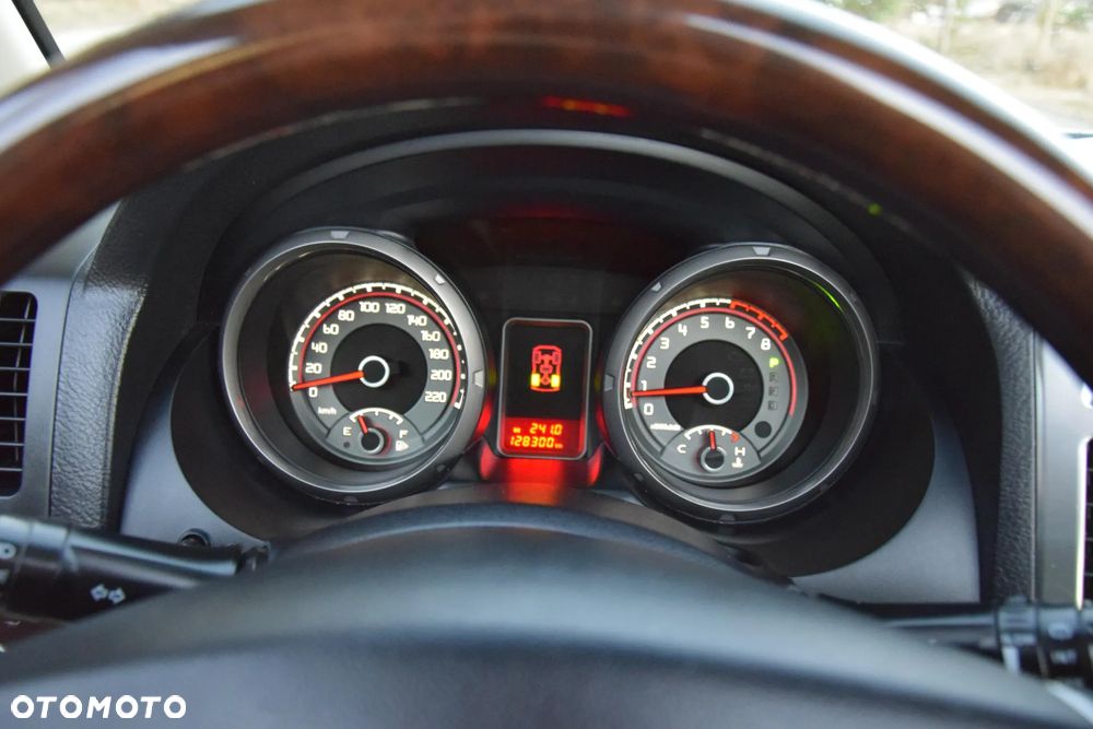 Mitsubishi Pajero - 22