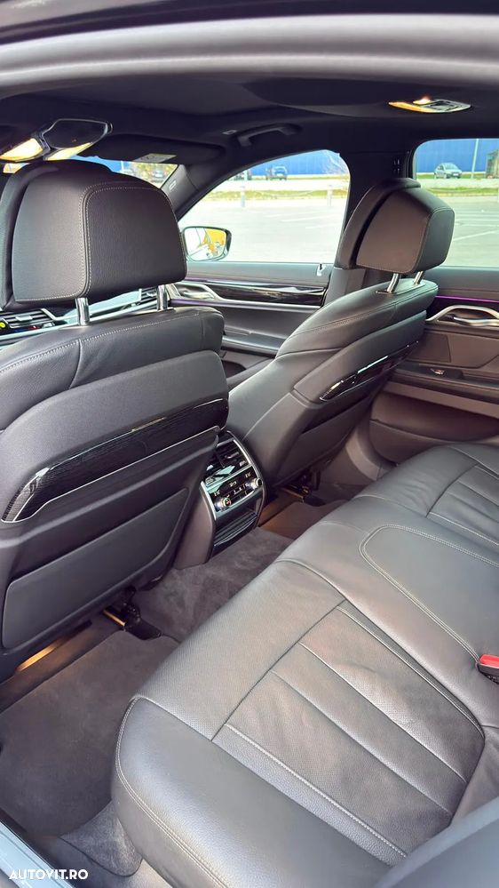 BMW Seria 7 730d xDrive MHEV - 40
