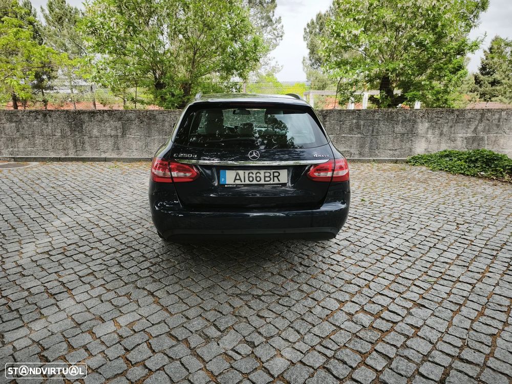 Mercedes-Benz C 250 - 10