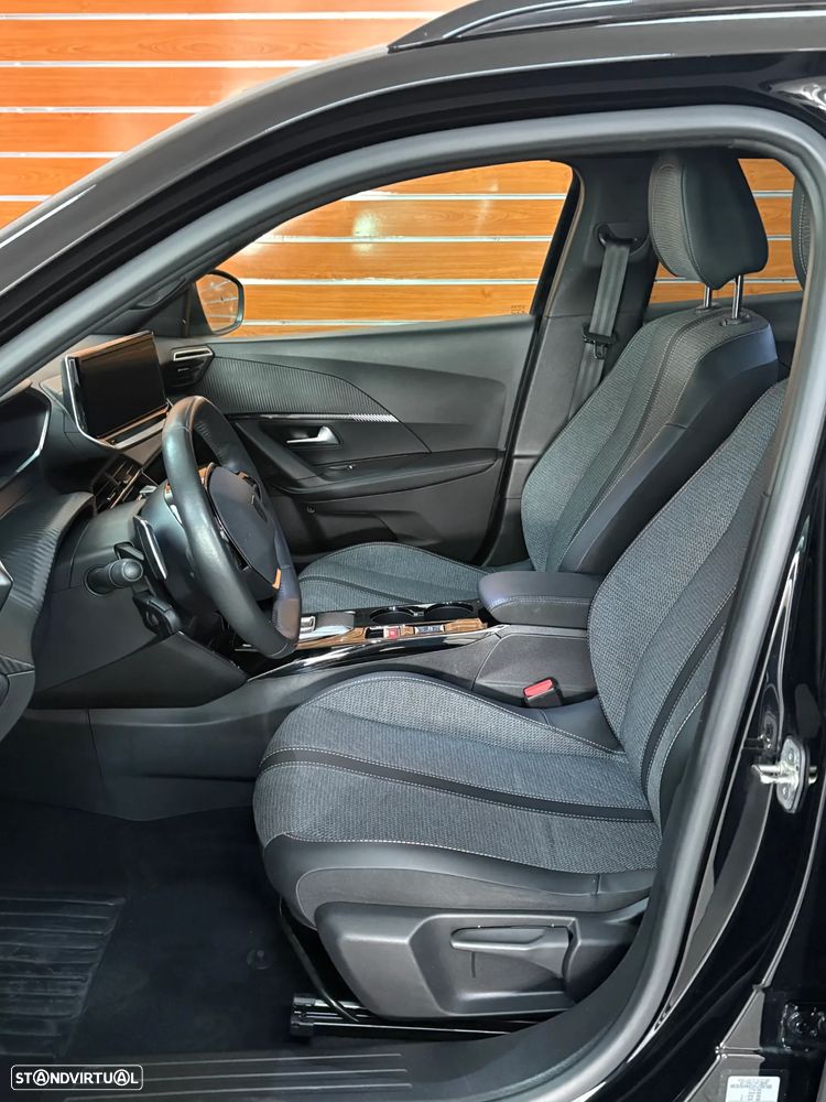 Peugeot 2008 1.2 PureTech Allure Pack EAT8 - 9