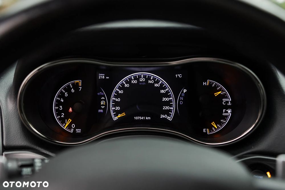 Jeep Grand Cherokee - 23