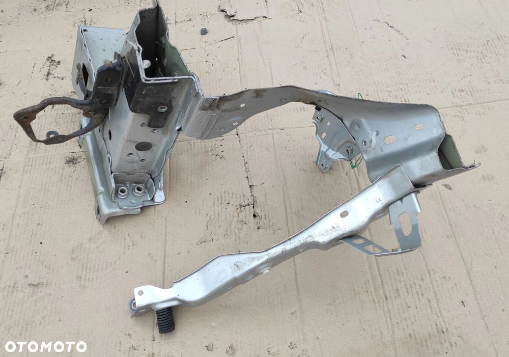 OKULAR ĆWIARTKA FARTUCHA LEWY PRZÓD TOYOTA PRIUS 3 III - 6