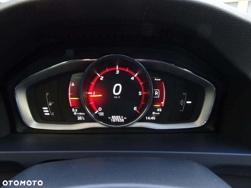 Volvo V60 D2 Drive-E Momentum - 11