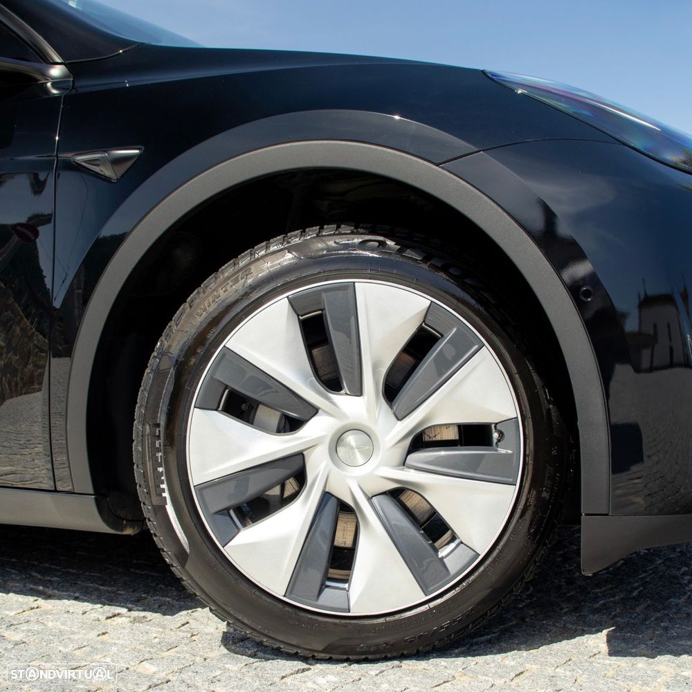 Tesla Model Y Long Range Dual Motor AWD - 11