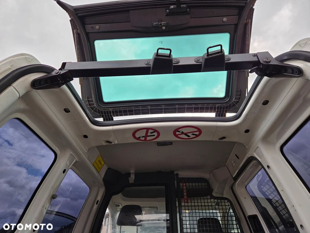 Volkswagen Caddy - 11