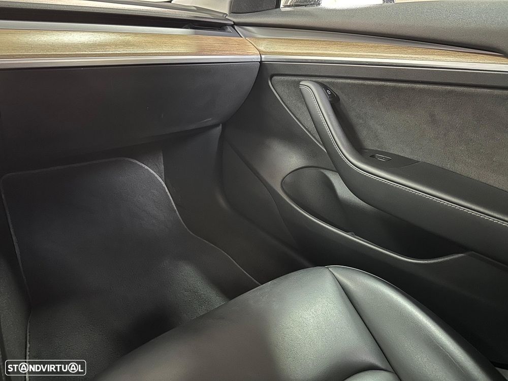Tesla Model 3 Long Range Tração Integral Premium - 32