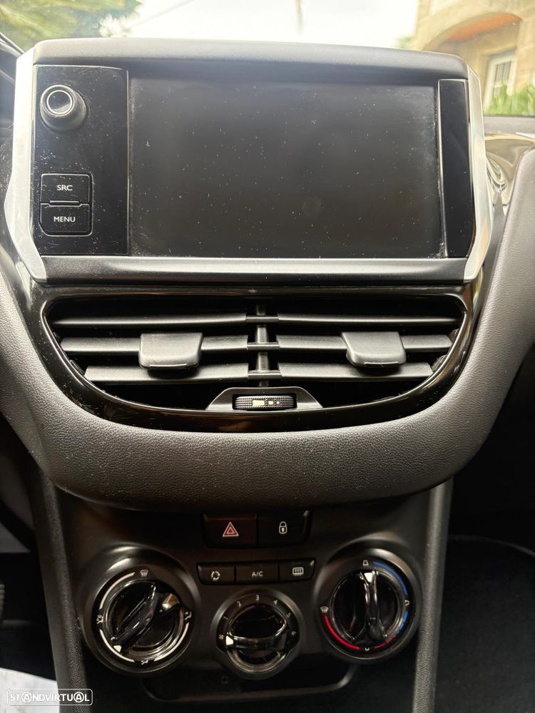 Peugeot 208 1.4 HDi - 2