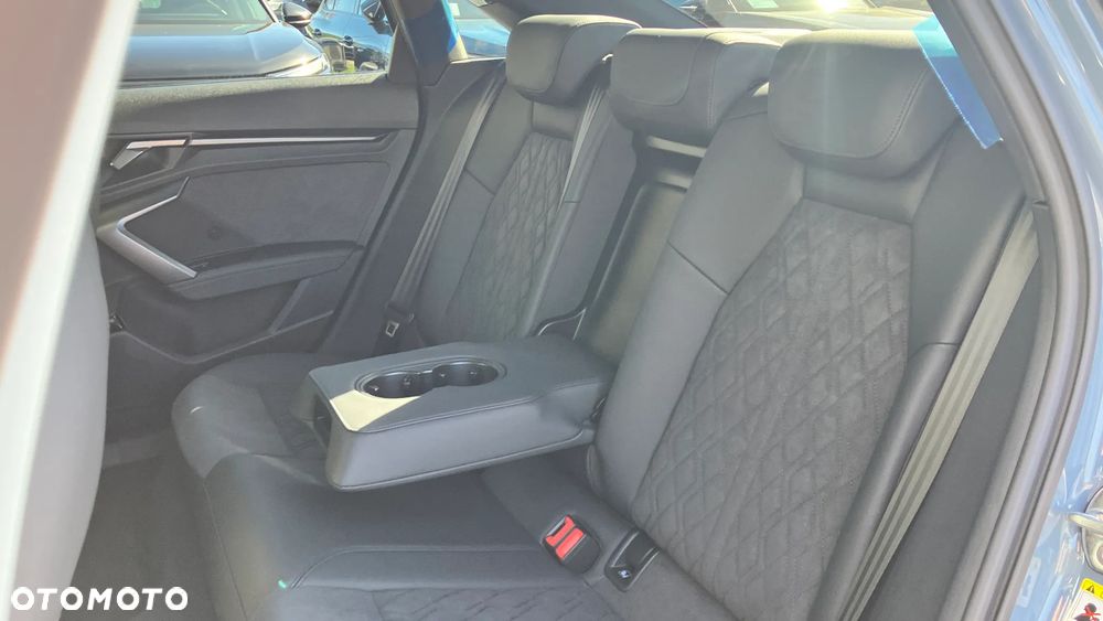 Audi RS3 Limousine - 28