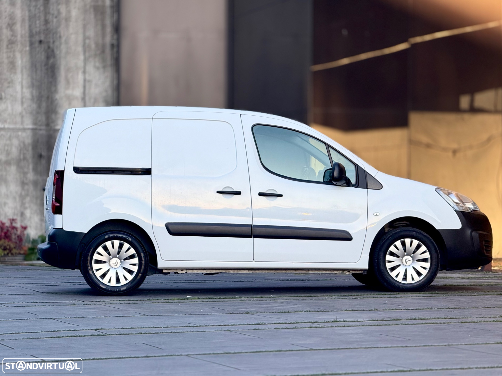 Citroën Berlingo 3lugares AUTOMÁTICA - 17