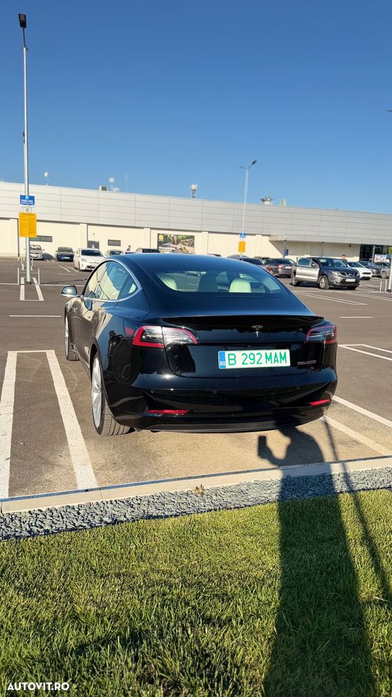 Tesla Model 3 - 6